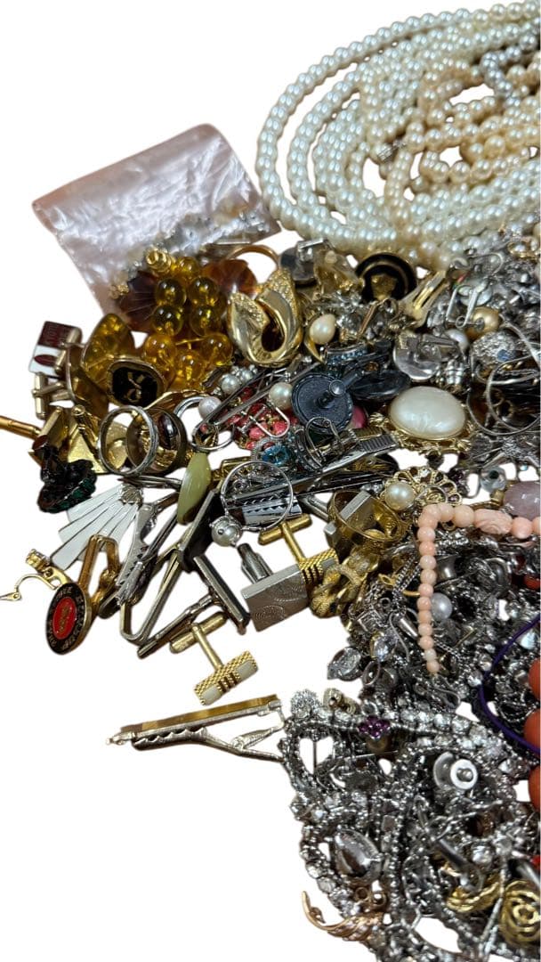 ❸アクセサリーイミテーション 約5.2キロ まとめ売り パールなど多数あり