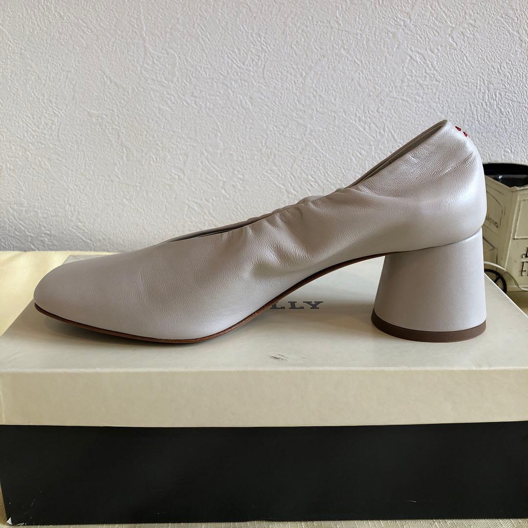 『お値下げ』HALMANERA 本革イタリア製　太ヒールパンプス　アイボリー37