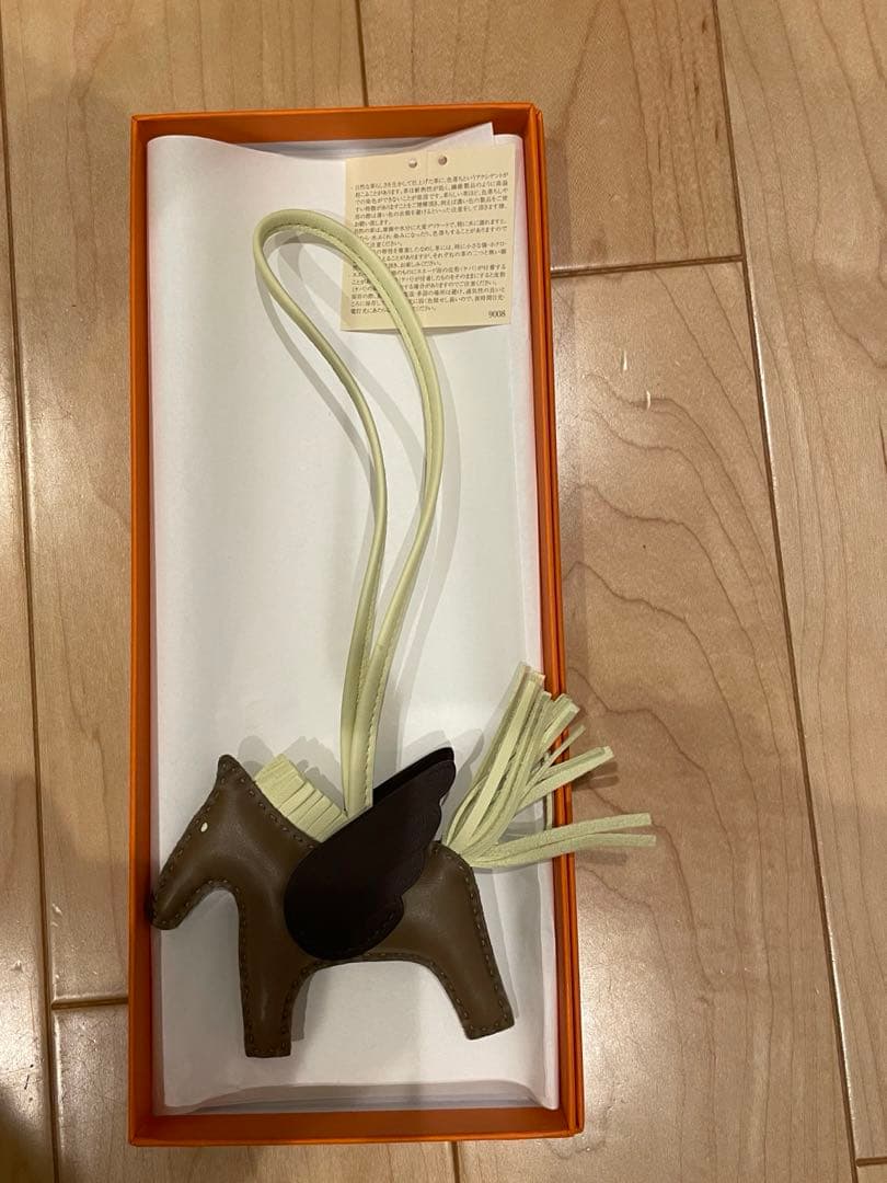 エルメス　ペガサス　チャーム　pm