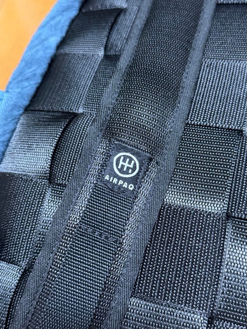 AIRPAQ (エアパック) ブルー&ホワイト バックパック