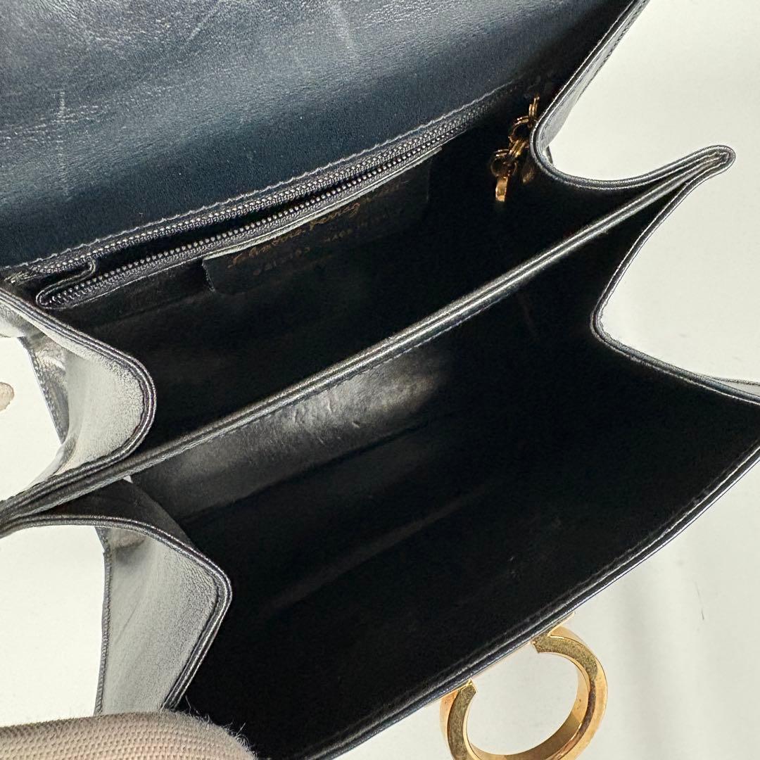 Salvatore Ferragamo ガンチーニ 2wayハンドバッグ 紺