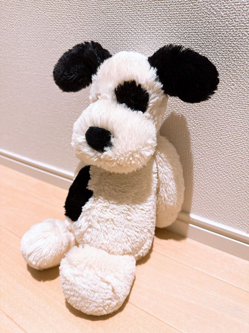  Bashful Black & Cream Puppy 白黒犬