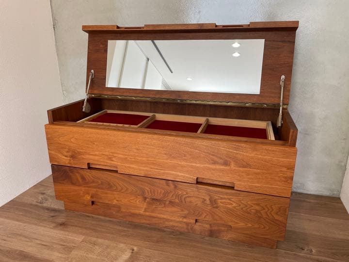 ドレッサーチェスト