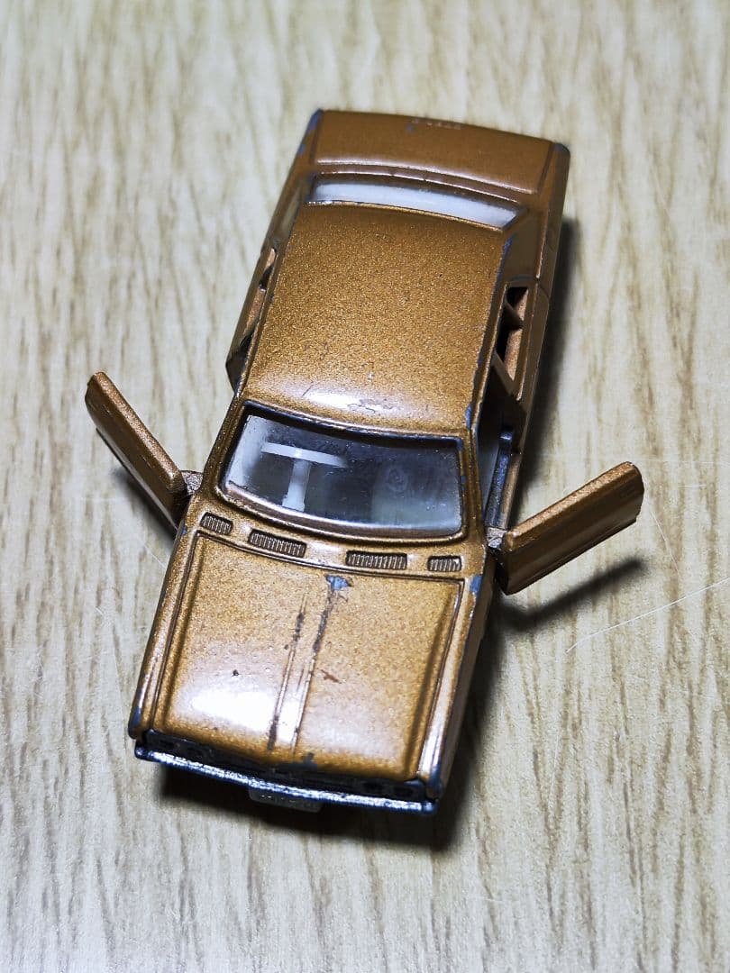 トミカ　日産　セドリック　香港