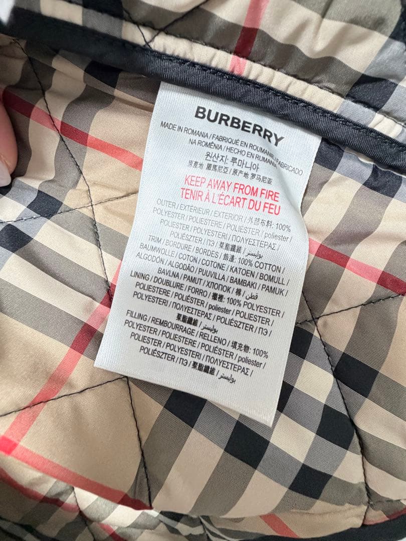 Burberryバーバリーキッズ ブラック キルティングジャケット 6歳