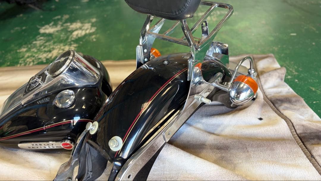 FLSTS 2001年式　キャブ車　外装一式　装飾品多数！