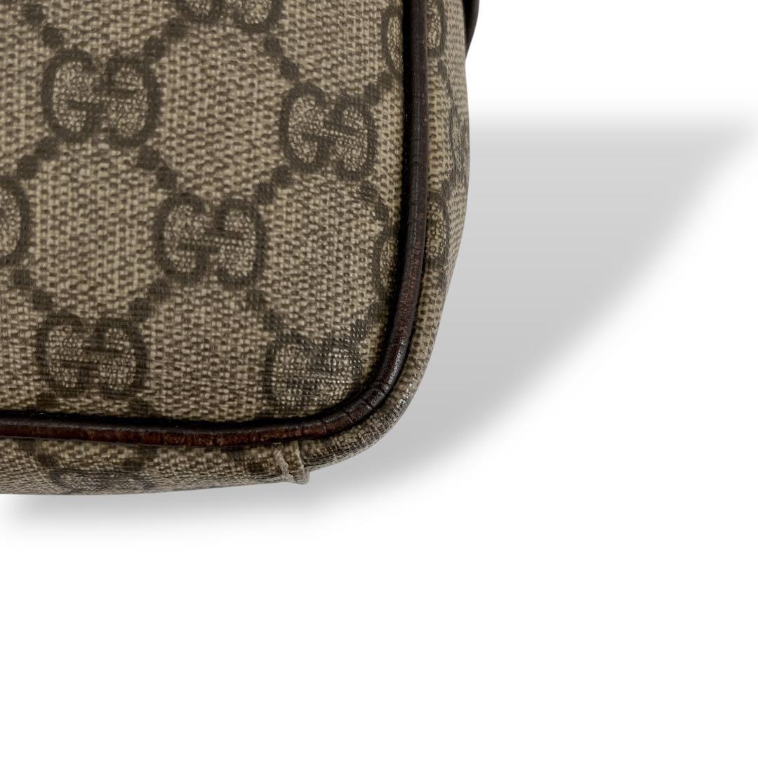 グッチ　ショルダーバッグ　カメラバッグ　ポシェット　GGスプリーム　PVCレザー