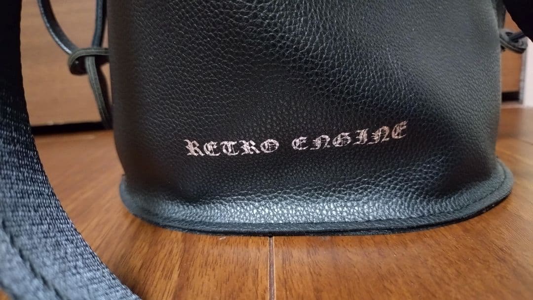 アダムスジャグラー　レトロエンジン　レザー　パースバック　巾着