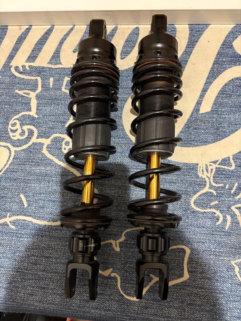 シグナスグリファス　サベージブル　リアサス　320mm