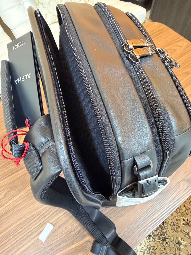 【未使用に近い】TUMI ALPHA3スリム・バッグパックレザー正規品