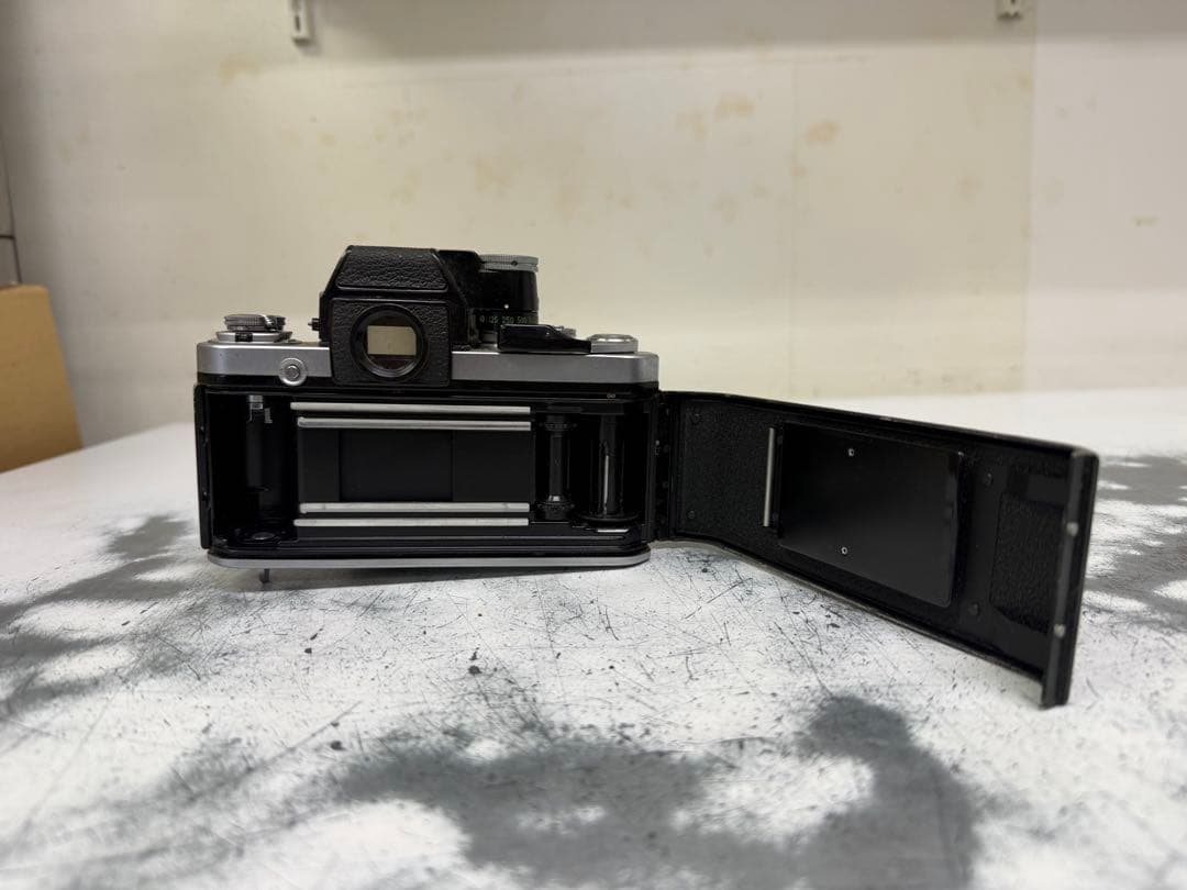 w*4様 Nikon F2 一眼レフフィルムカメラ 望遠レンズ付き