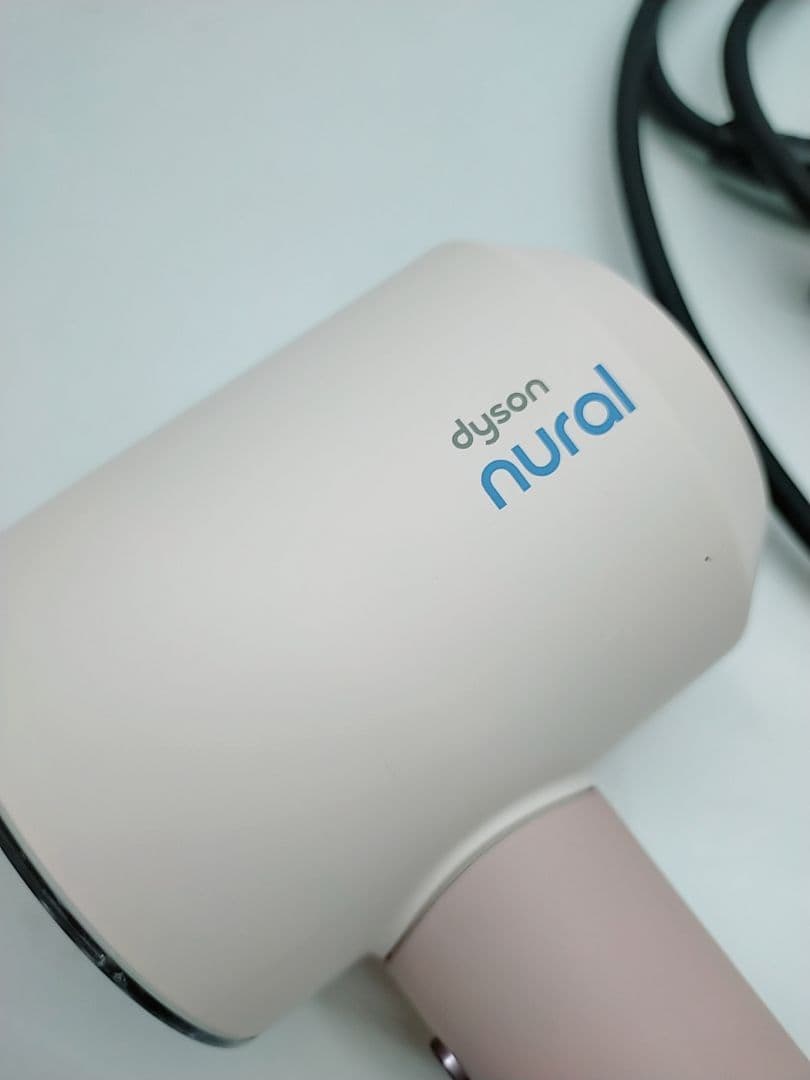 ほぼ未使用品☀最新モデル ダイソン ドライヤー HD16 Dyson