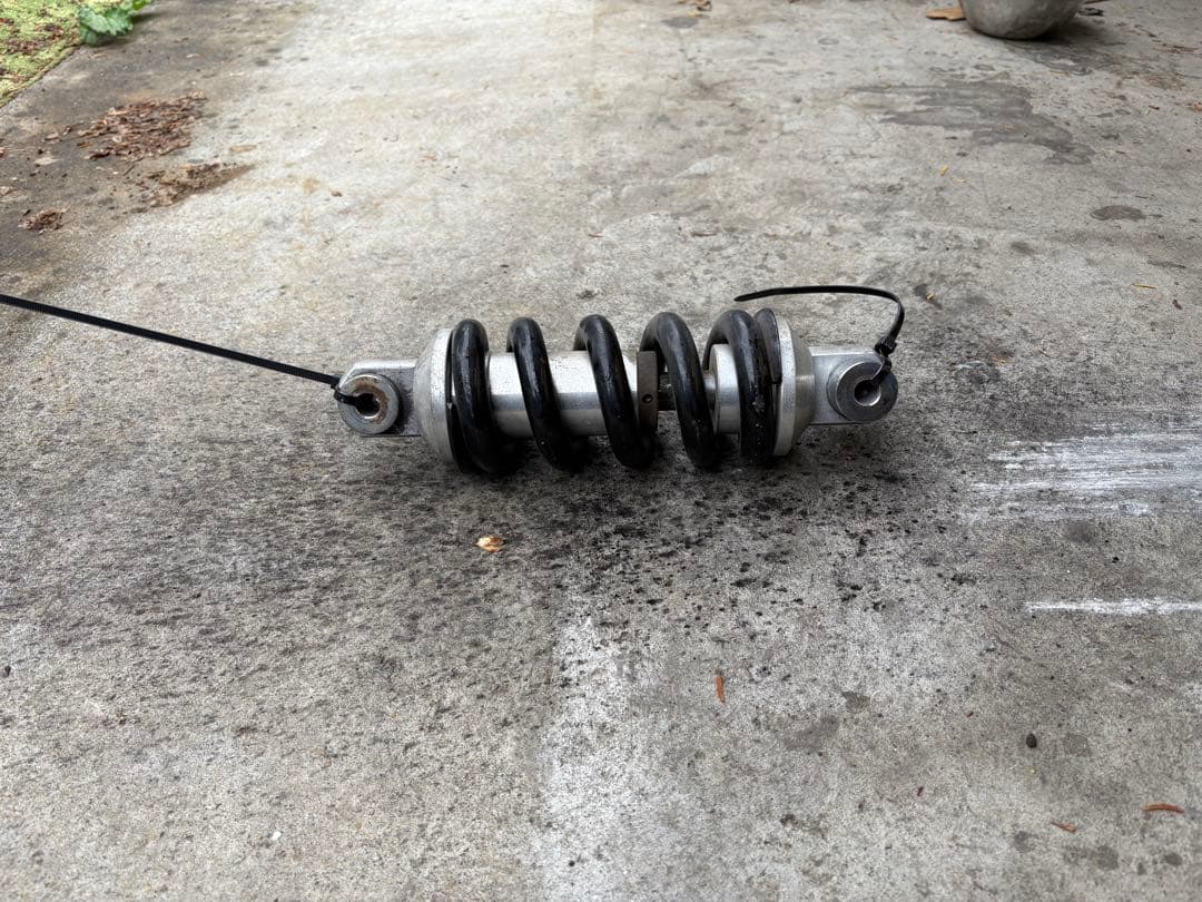 ドラックスター400 ローダウンリヤショック