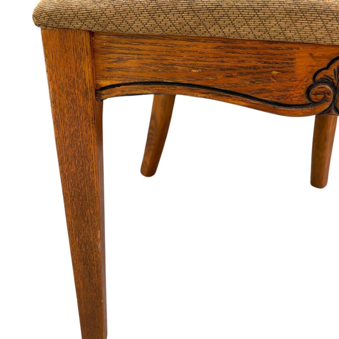 ② アンティーク 椅子 ヴィンテージ インテリア 木製チェア　スタッズ　ベージュ