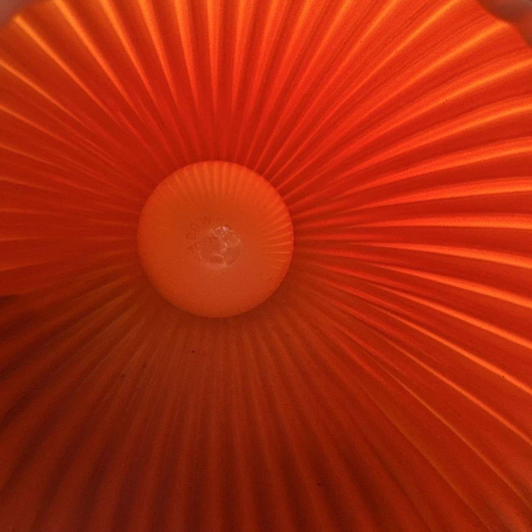 昭和レトロ　赤い球形ペンダントライト ガラス製