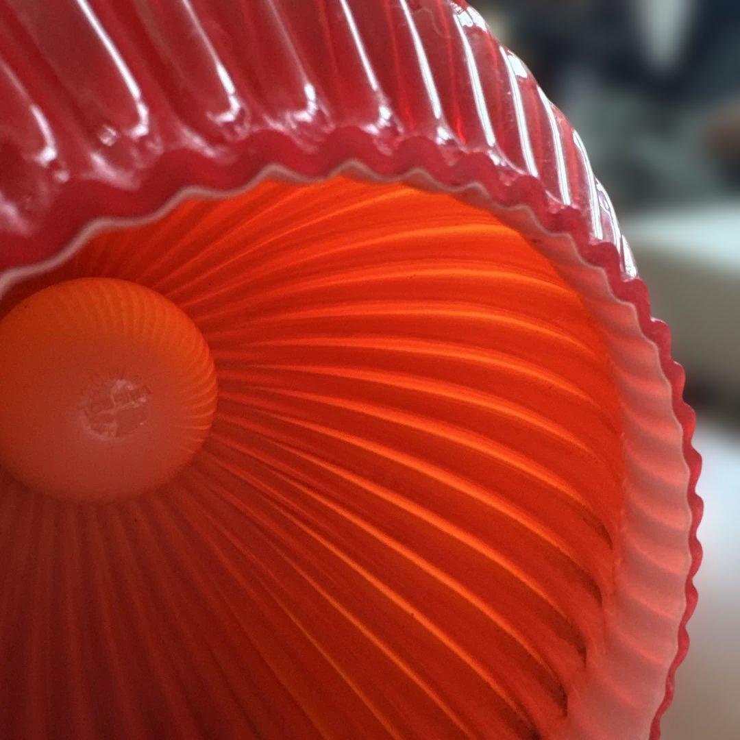 昭和レトロ　赤い球形ペンダントライト ガラス製