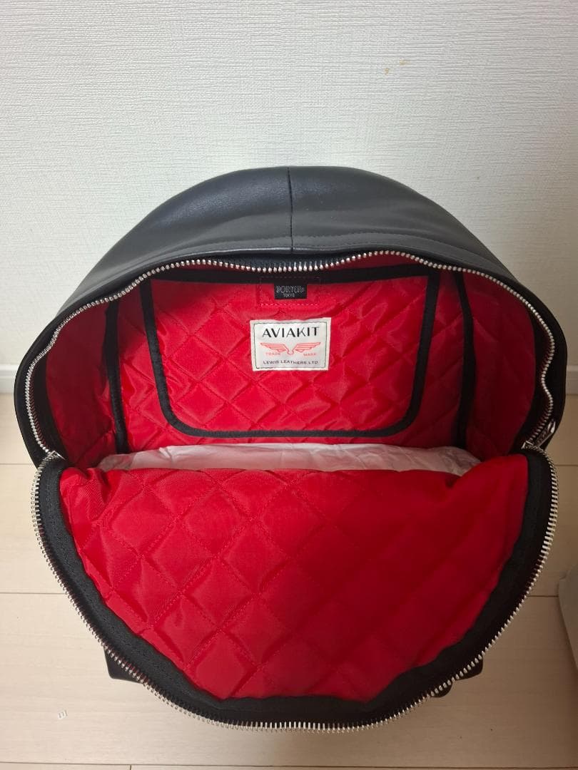 Lewis Leathers ブラックバックパック