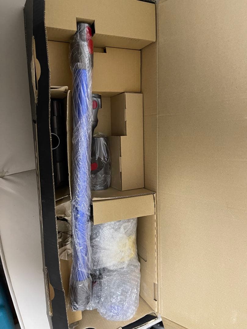 Dyson - ダイソン V10 (sv12) スティッククリーナー 本体