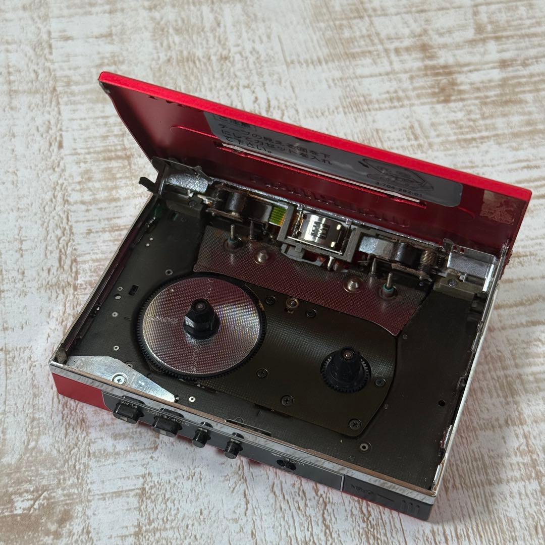 SONY WALKMAN WM-501 ソニー　ウォークマン　レッド　ジャンク