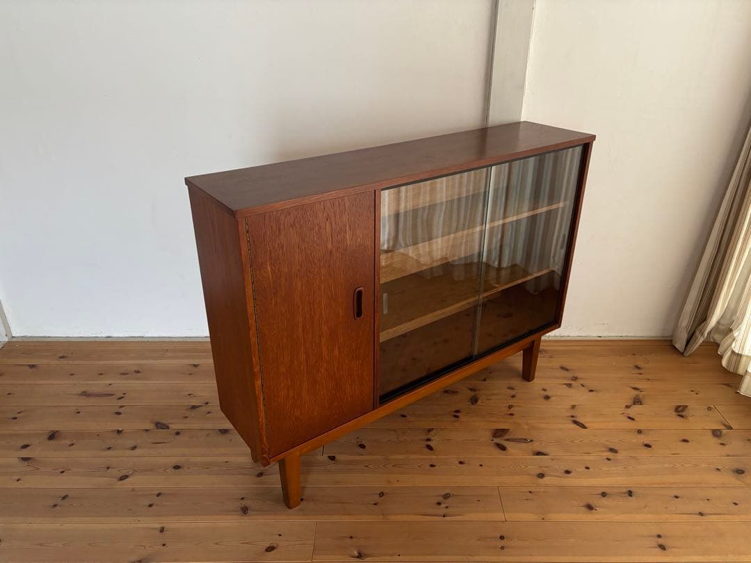 北欧ヴィンテージ　チーク　ガラスキャビネット