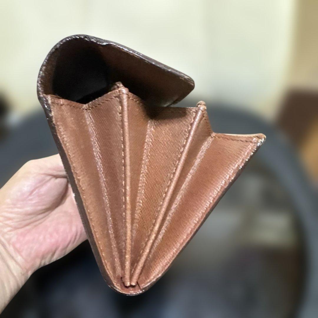 ⑧☆良品☆カード6枚タイプ♪サラ長財布