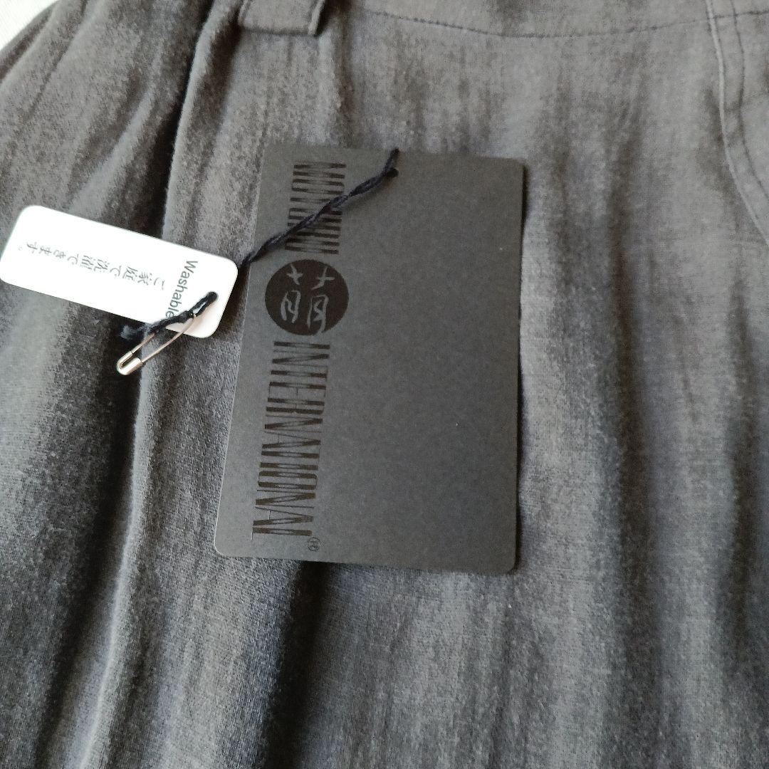 モユル　パンツチャコールグレー未使用品