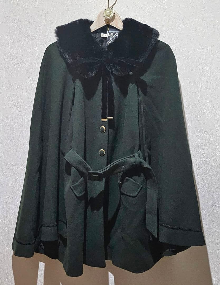 【新品未使用】axes femme ファー襟付きケープコート ダークグリーン