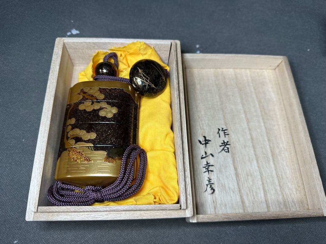 Kanさん　専用 蒔絵　印籠　金箔　松柄　漆器 根付　古美術品　 細密細工