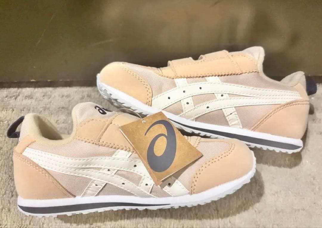 アシックス　スクスク　18センチ　ディズニー　ミッキー　ベージュ　未使用　靴