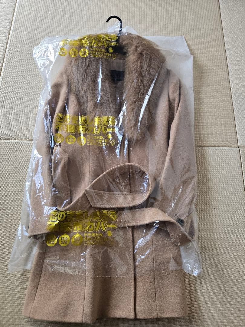 クードシャンス ベージュフォックスファー付きウール・カシミア混 コート