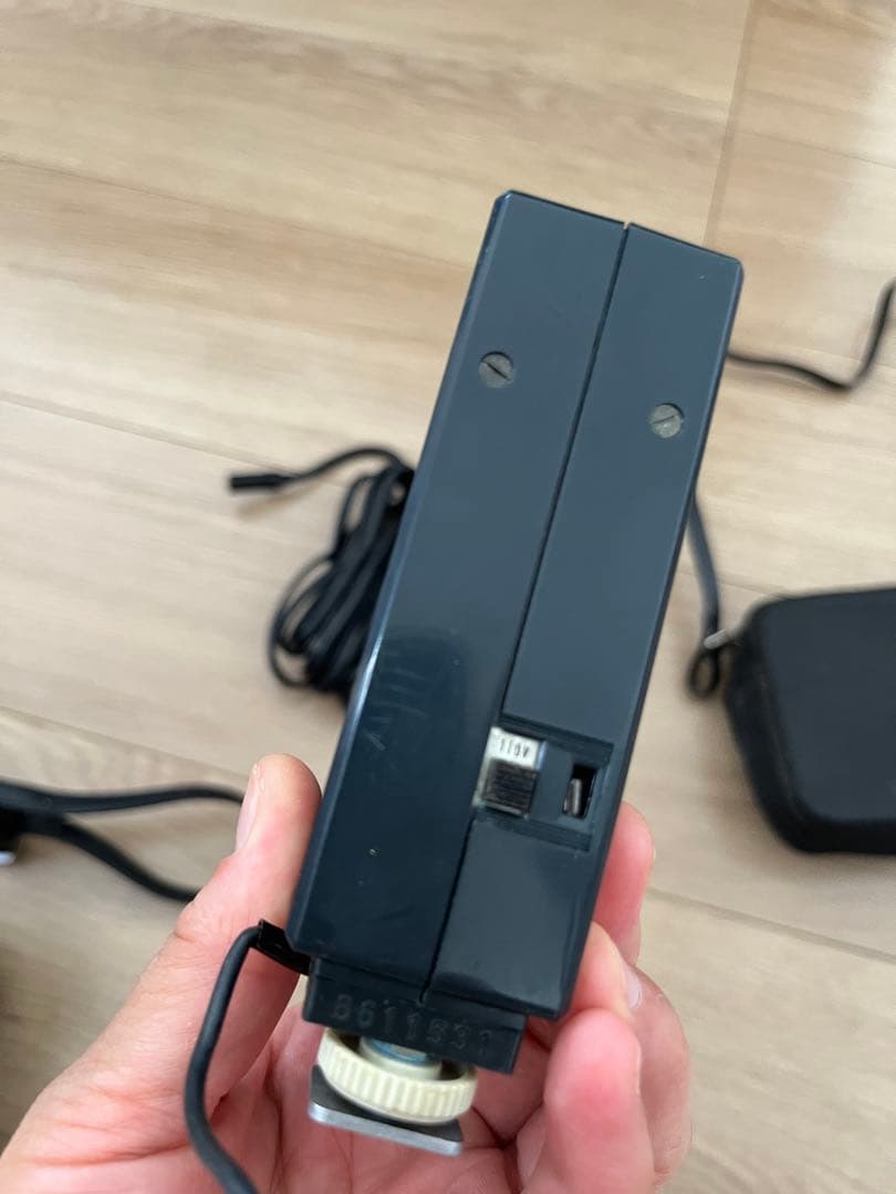 Minolta SR-7 一眼レフカメラ 28mmレンズ付き フラッシュ付き