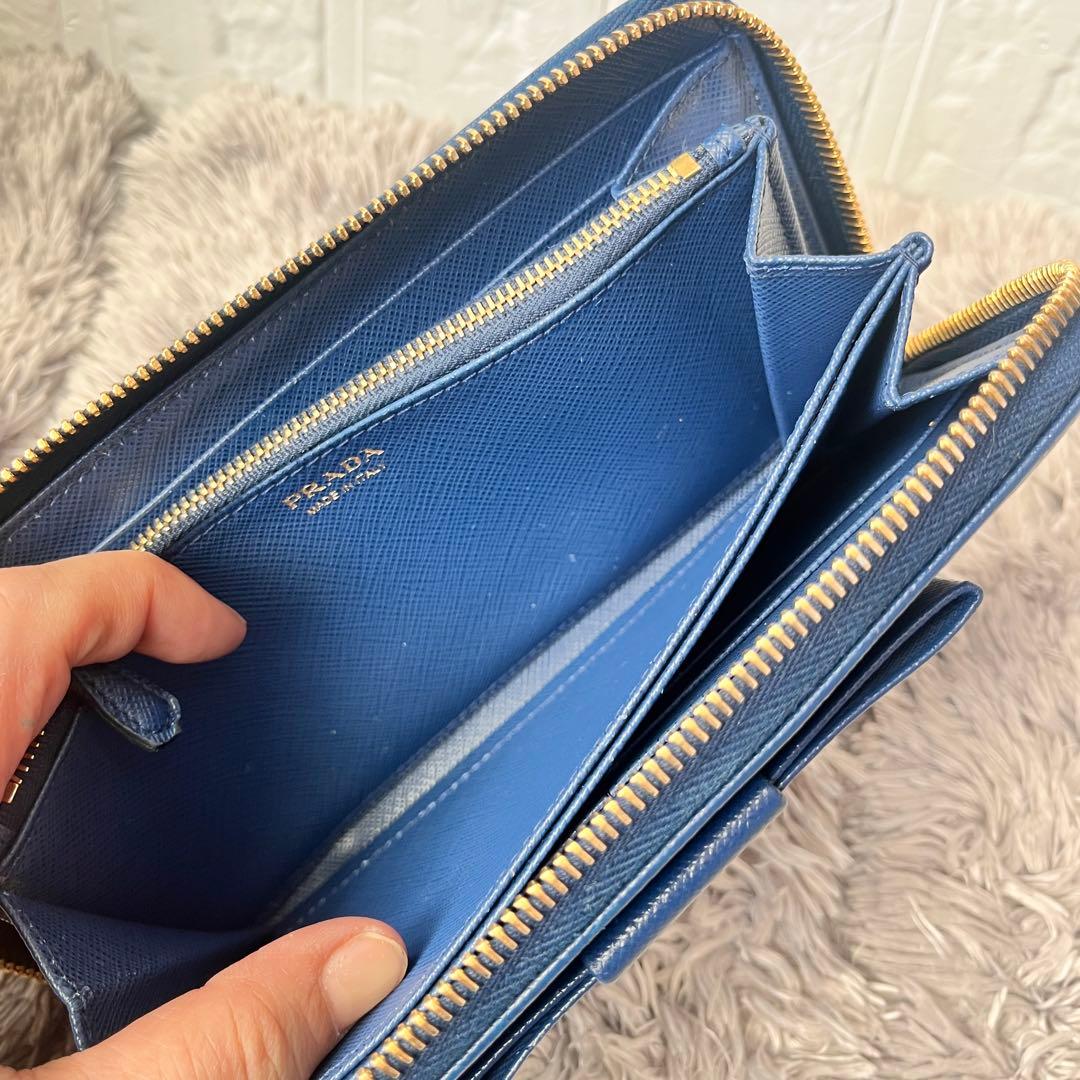 美品✨PRADA フィオッコ　ラウンドファスナー　サフィアーノ　メタルロゴ