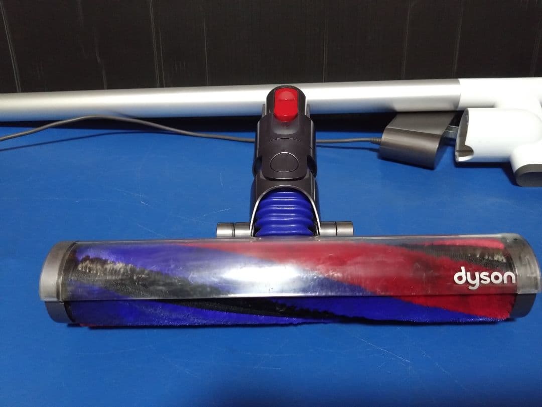 大人気モデル！dyson‼️デジタルスリムフィラフィ SV18　充電スタンド付き