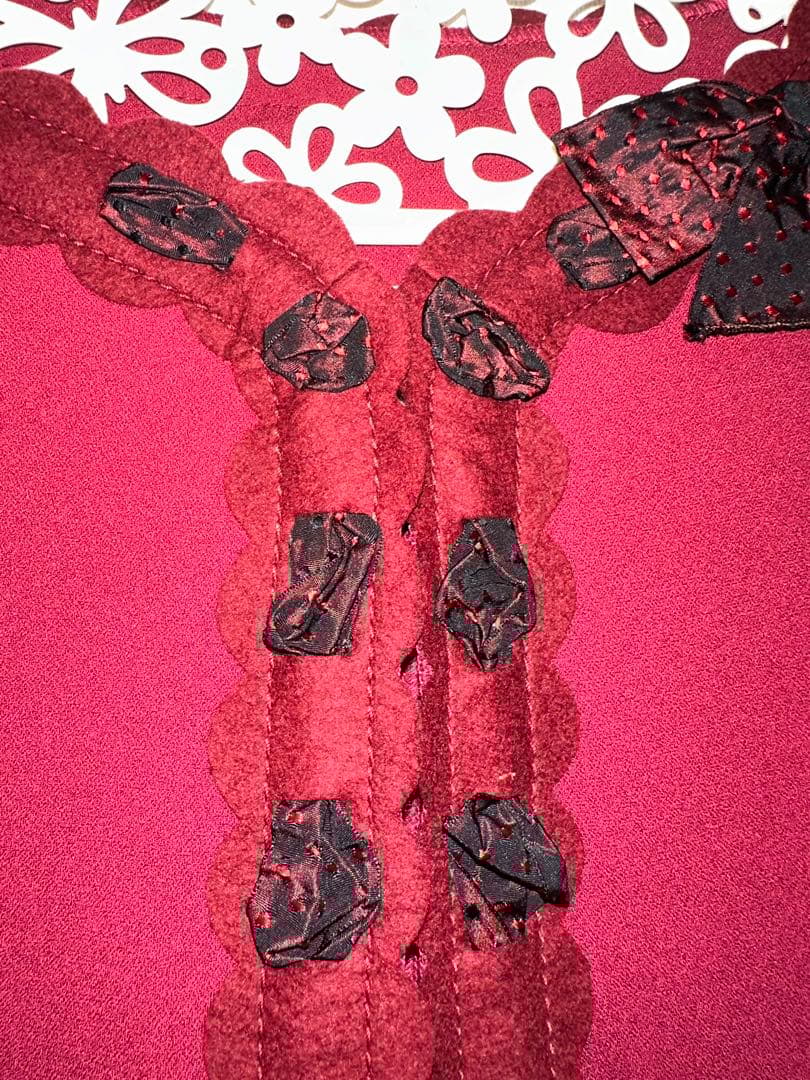 新品タグ付きモスキーノチープ&シック赤ジャケット　ドット柄のリボンがかわいい!