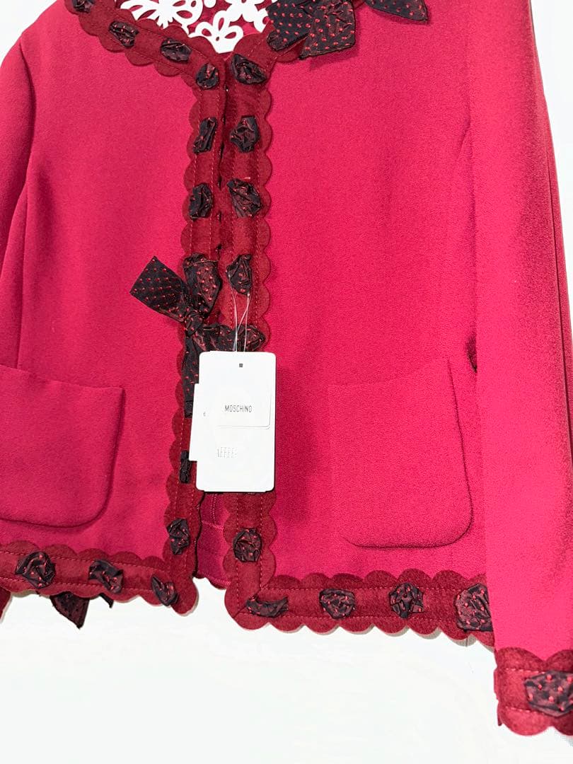 新品タグ付きモスキーノチープ&シック赤ジャケット　ドット柄のリボンがかわいい!