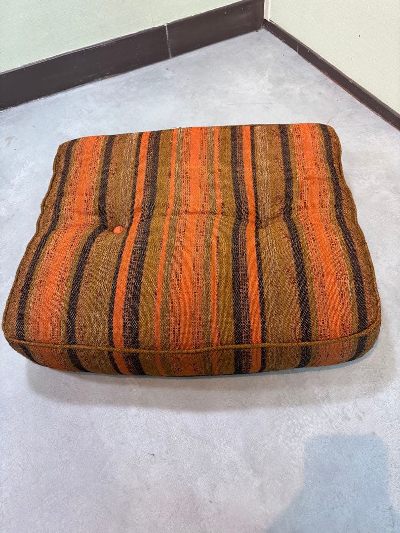 【オールドカリモク】 / 1人掛けソファ 　木製アームチェア