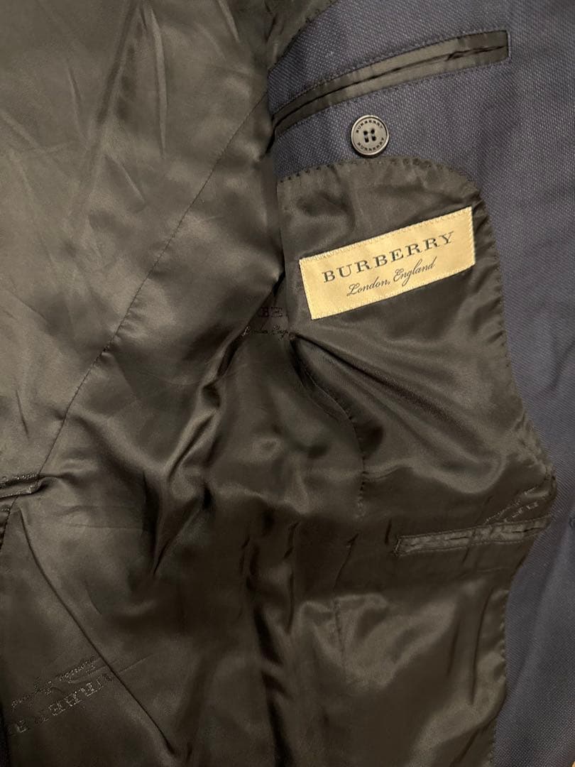BURBERRY ネイビー スーツ【羊毛100 （ラムウール）】