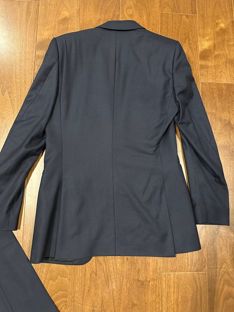 BURBERRY ネイビー スーツ【羊毛100 （ラムウール）】