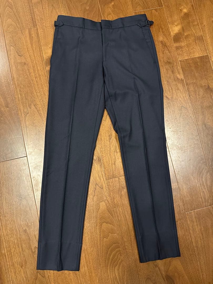 BURBERRY ネイビー スーツ【羊毛100 （ラムウール）】