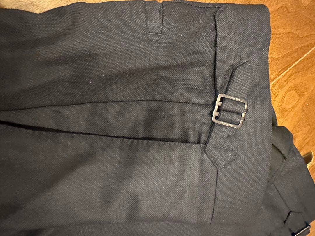 BURBERRY ネイビー スーツ【羊毛100 （ラムウール）】