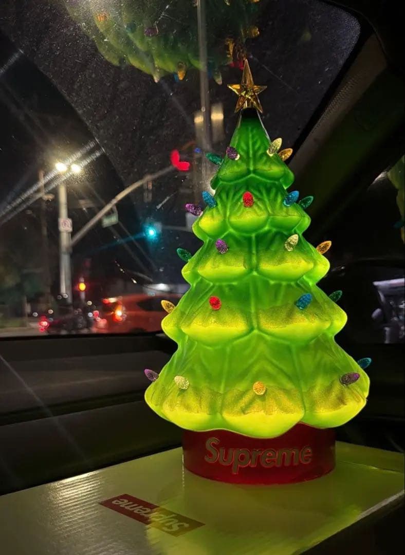 クリスマス 25FW week14 Supreme 15 HolidayTree Green