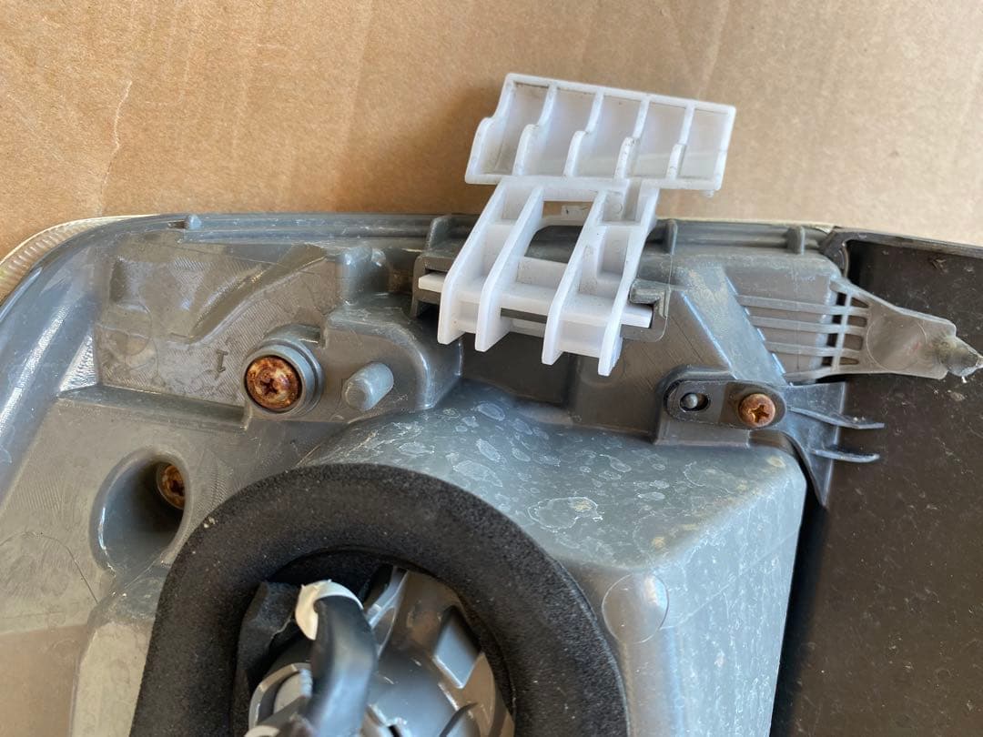 プリウスZVW30後期 純正テールランプ・全灯化仕様