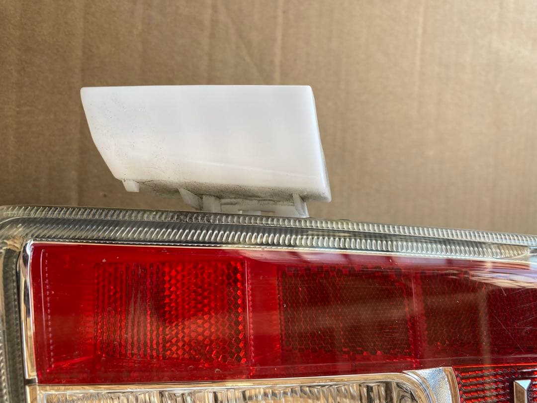 プリウスZVW30後期 純正テールランプ・全灯化仕様