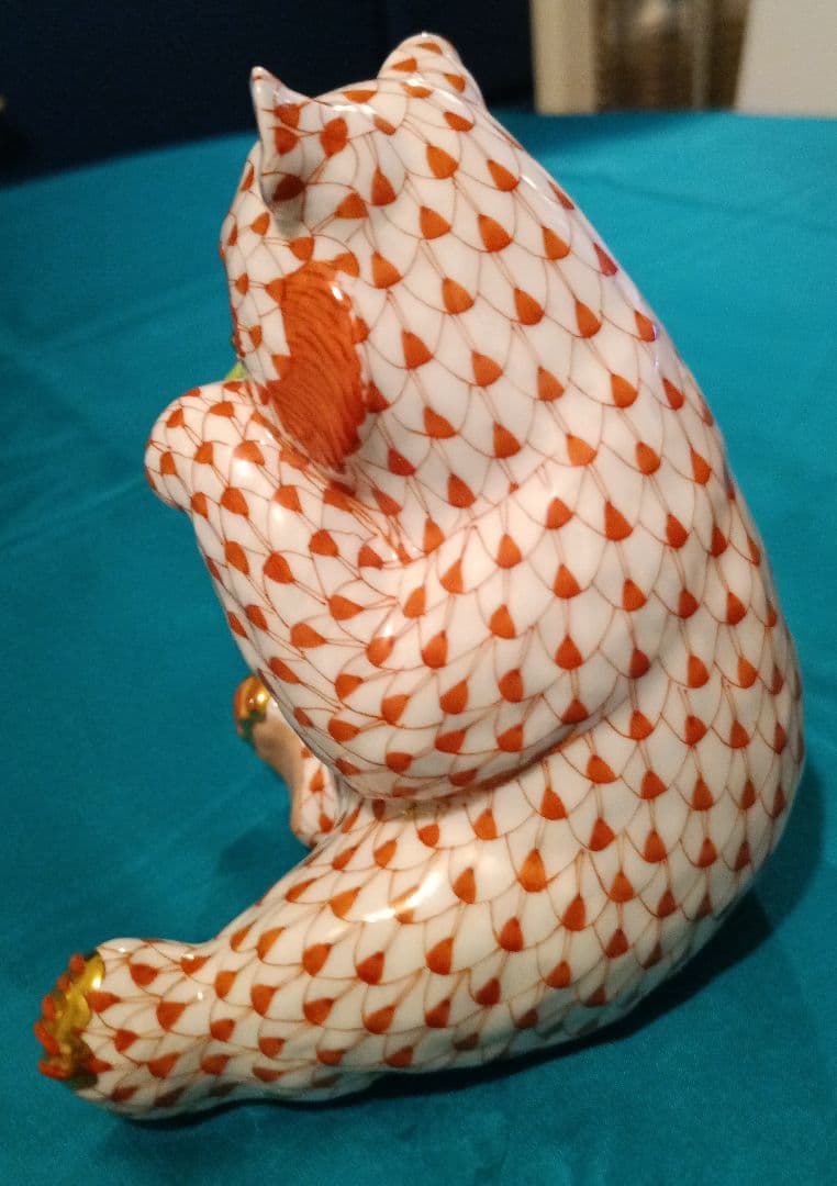 【HEREND】ヘレンド　動物シリーズ　笹を食すパンダ　ハンドペイント　磁器製