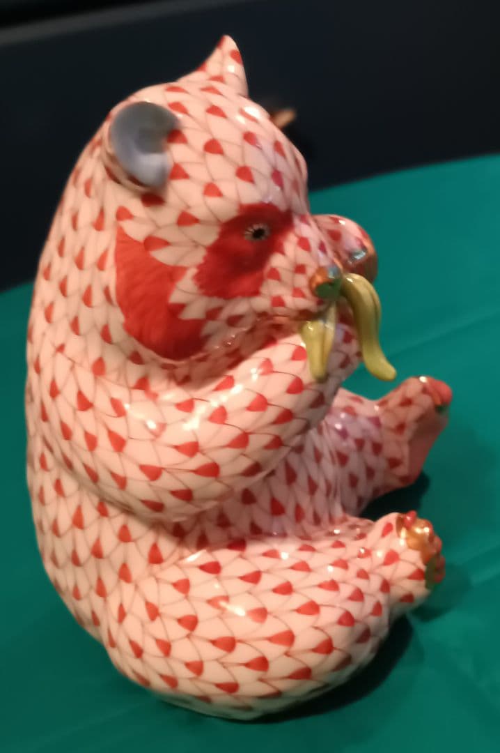 【HEREND】ヘレンド　動物シリーズ　笹を食すパンダ　ハンドペイント　磁器製