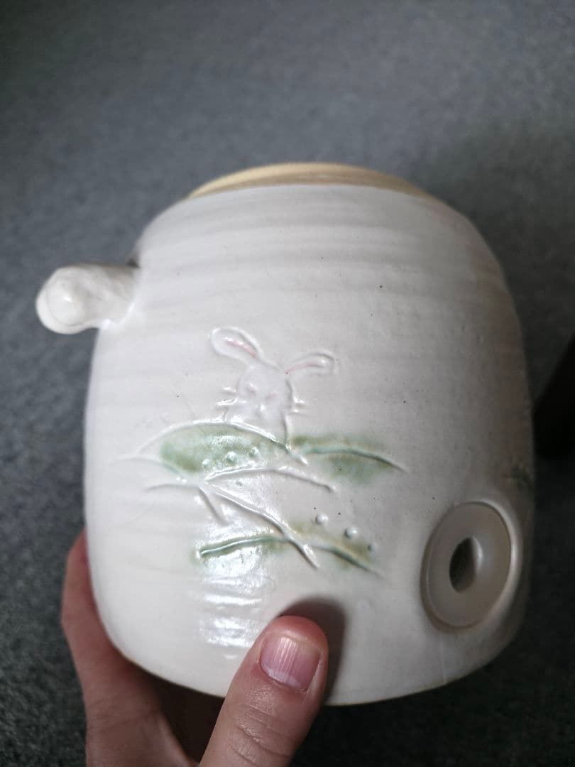 ウサギの形 陶器製置物　焼酎サーバー