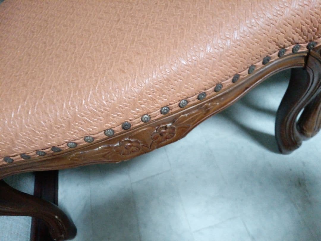 激安！１脚２０万以上！お洒落な猫脚のアンティークビンテージスタッズ付きチェアー