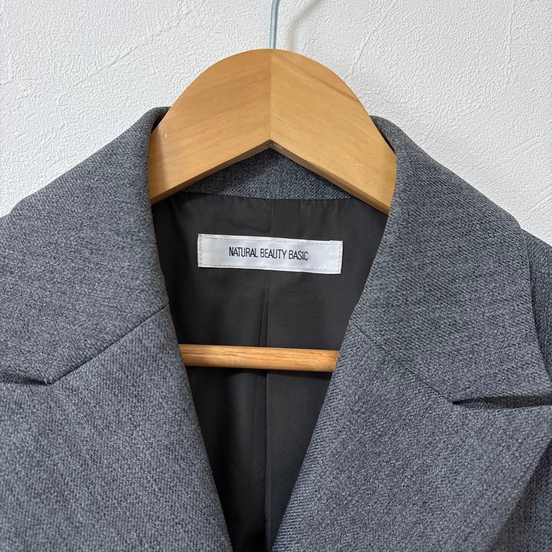 ナチュラルビューティーベーシック　ダブルブレストボクシージャケット グレー