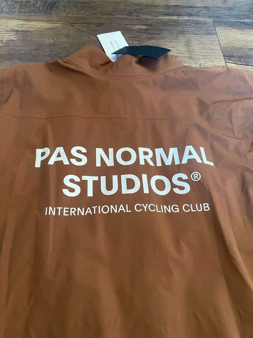 本知夢　新品　Women Essential Shield Jacket