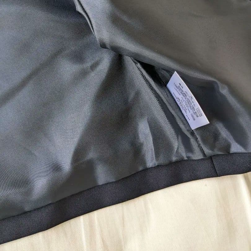 【新品！ハンガー付】●●miki HOUSE●●ウール素材のボレロ●140